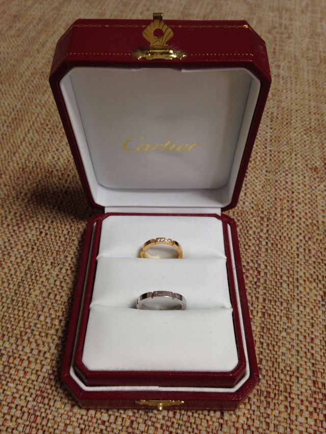 ピンクゴールドにダイヤがキラリ