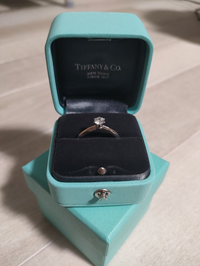 0.3カラットのダイヤモンドがセットしてある婚約指輪