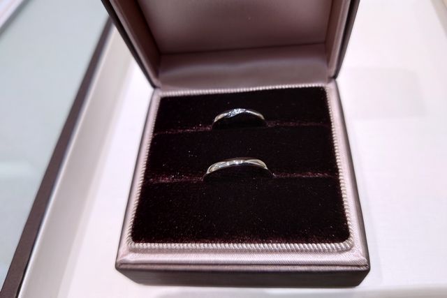 ケースに入れた状態の指輪