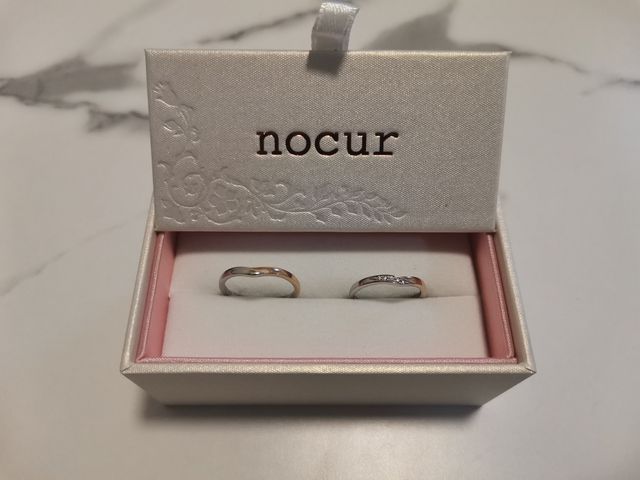 カーブがきいていてオシャレで2人とも一目惚れしました。