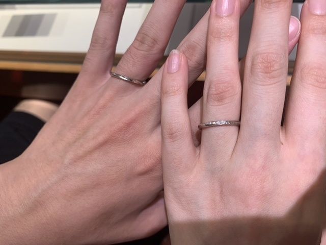 細身タイプの指輪でした。