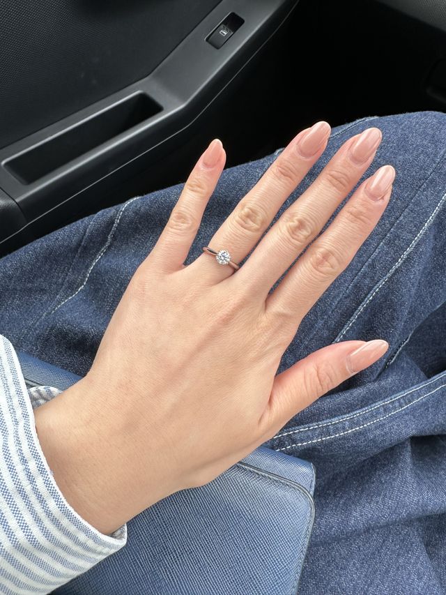 約0.6カラットで存在感があるダイヤになりました。