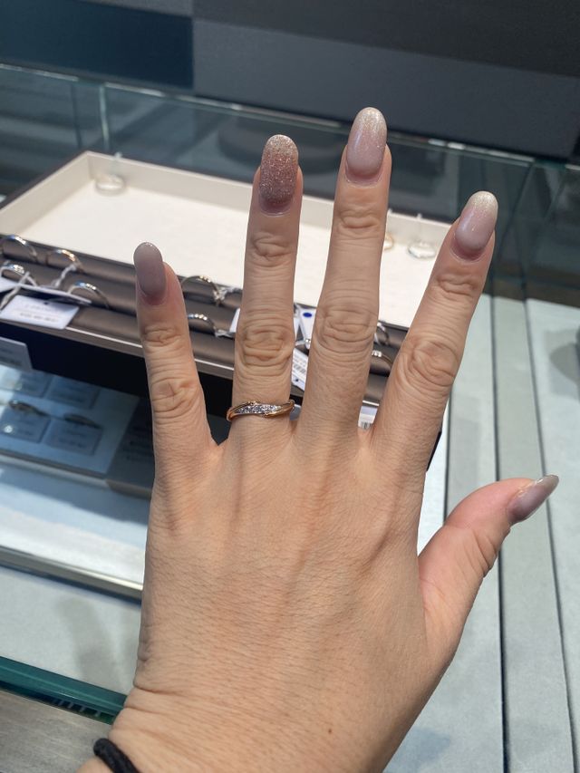 形がある存在感たっぷりのリングは素敵でした。