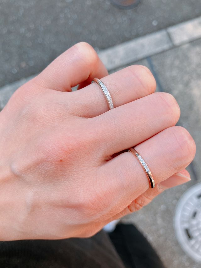 シンプルなデザインで長年使用できる指輪