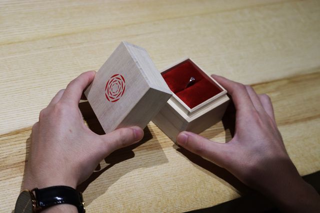 指輪＋ボックスの写真になります。