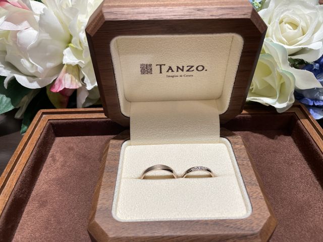 くるみの木の箱と結婚指輪