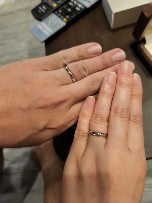 2本のラインが入っていて、シンプルでも綺麗なデザインでした。