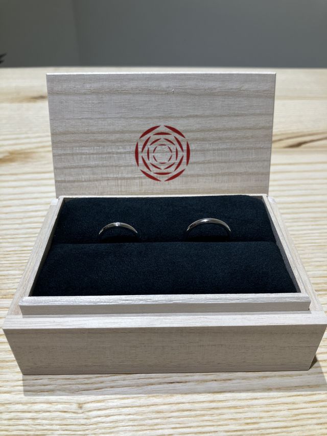 職人さんに丁寧に作り上げて頂いて大切な結婚指輪になりました。