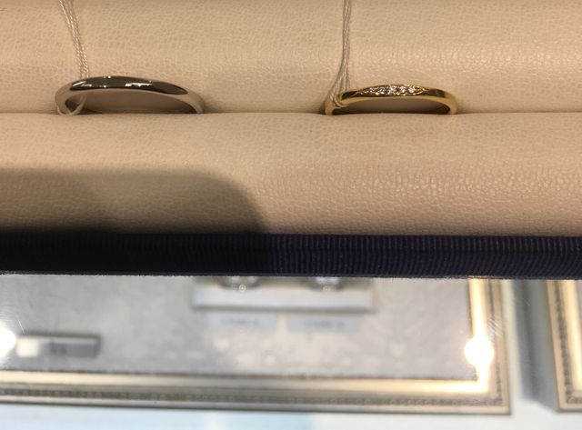 ペアの一例（男性用イエローゴールド有り）