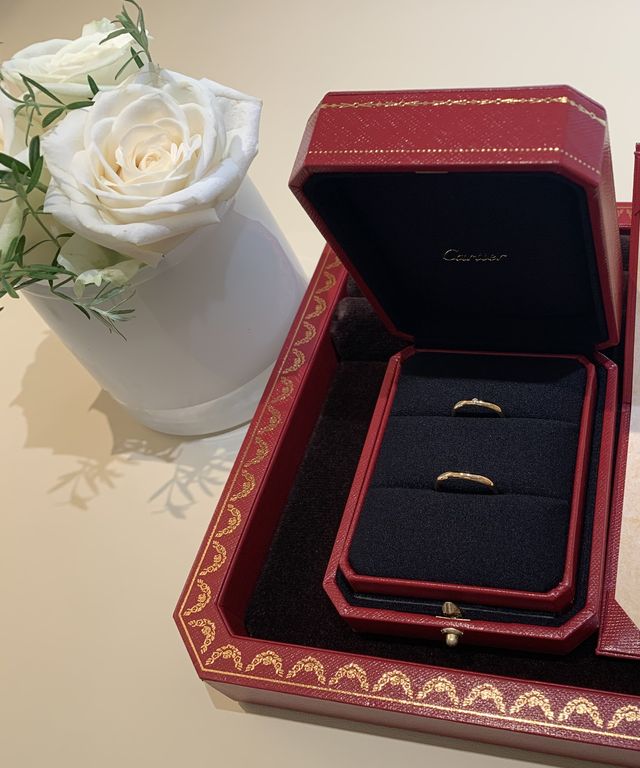 箱も可愛いので結婚式でリングピローとして使用しました