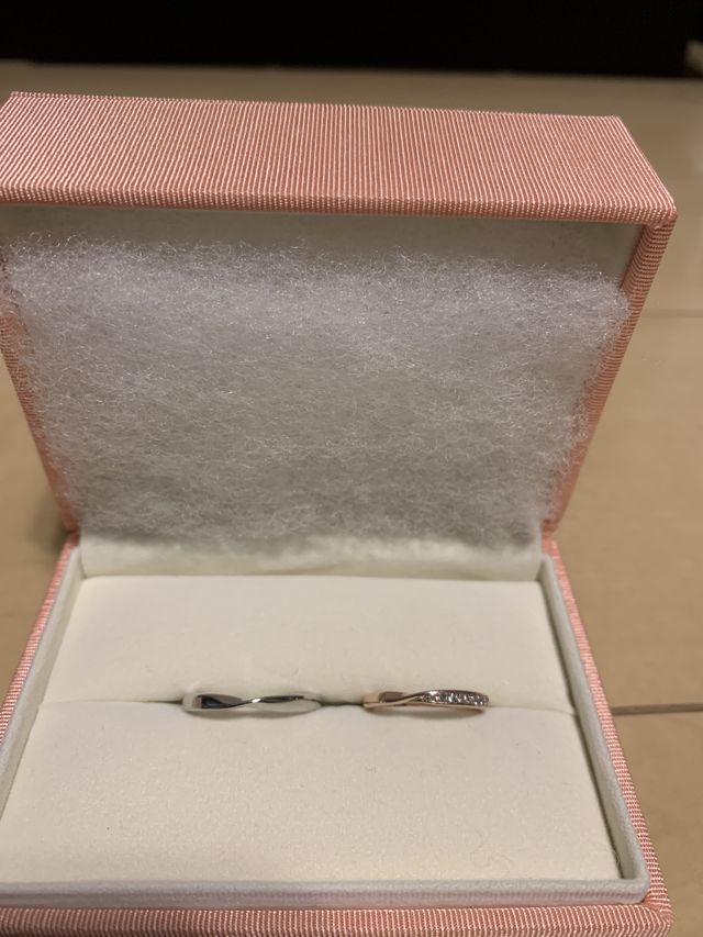 ペアで並べた図です。スタイリッシュでとても上品です。