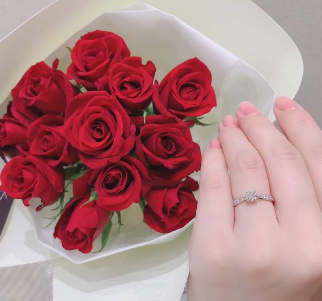 末永く愛用できるデザイン。煌めきが上品でお気に入りです