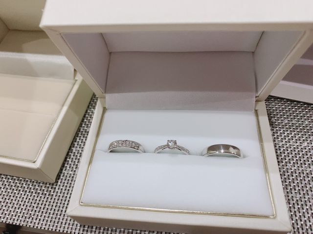 結婚指輪は夫と同じデザインのタイプにダイヤを追加