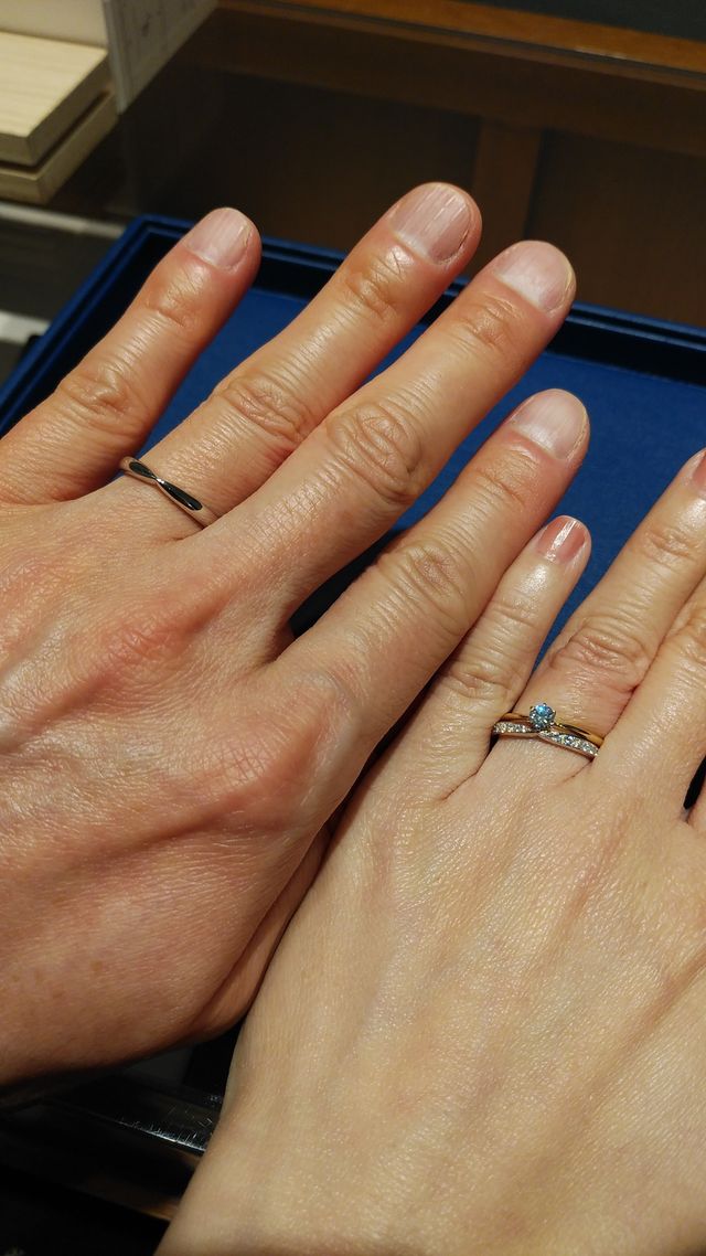 結婚指輪はディアナディーで婚約指輪はデイジーです。