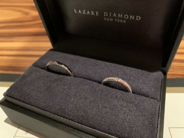 婚姻届提出前の写真で、この後指輪を着けて市役所へ行きました☆