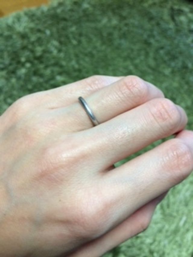 華奢な作りなので、細めの指でも違和感ありません