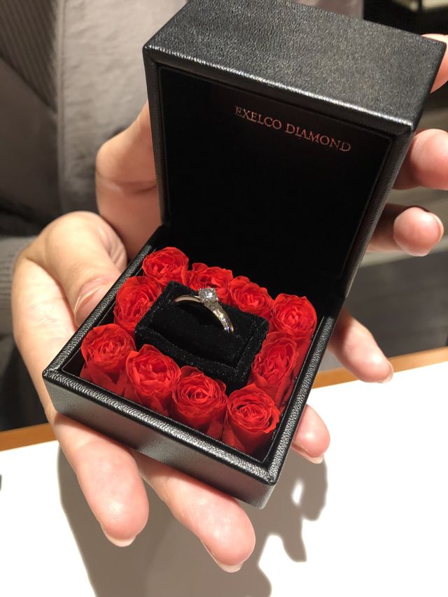 ケース含めて素敵な婚約指輪でした！