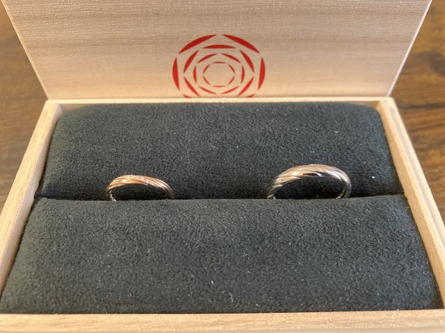 とても神聖な雰囲気があって箱も大事にしたいと思いました。