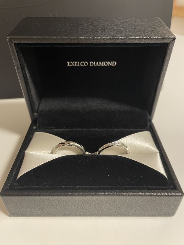 同じ種類では無いですがお互いが好きで似ている物を選びました。