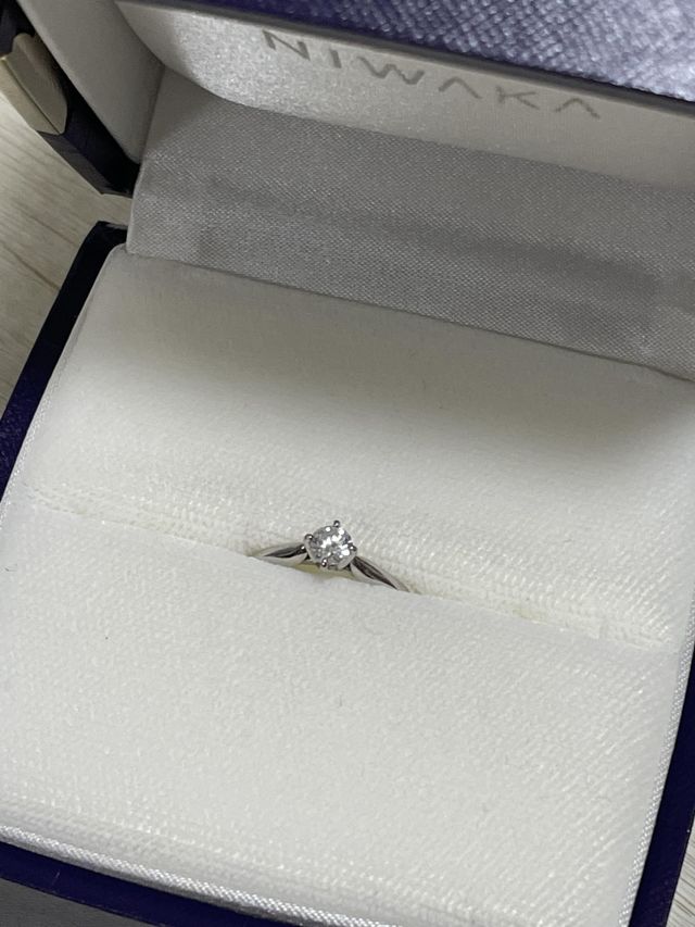 指輪のアップの写真になります。