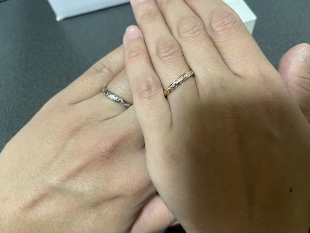 郵送だったので自宅で着用。写真で見るよりシンプルです