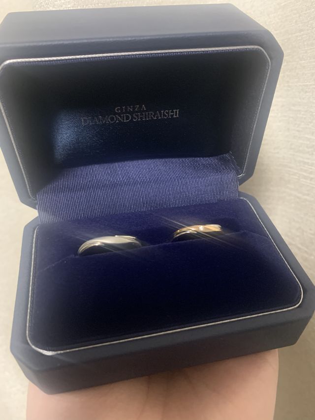 女性のほうは、既製品のデザインをもとにフルオーダーしました！