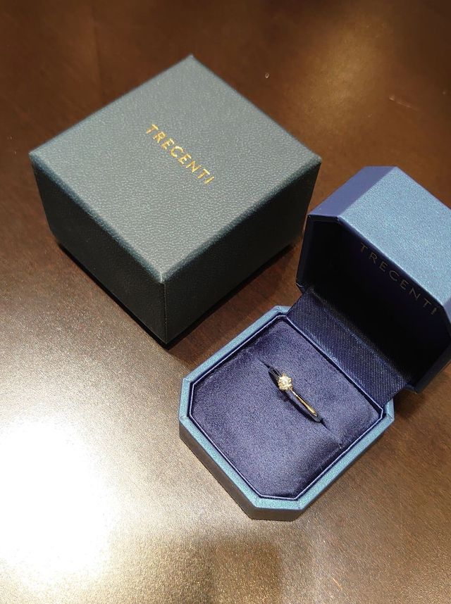 購入時の婚約指輪になります