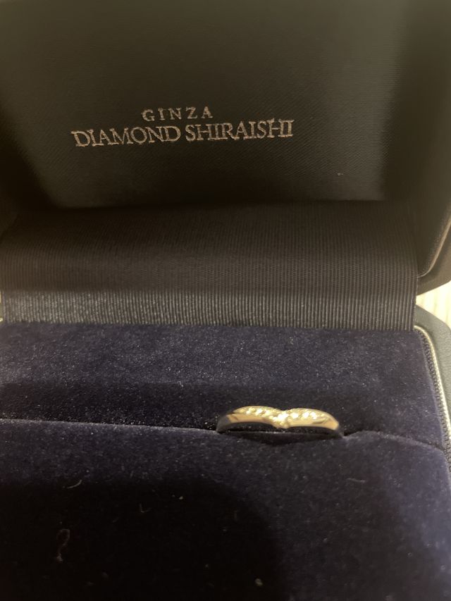 ウェーブのデザインで密着感があります。