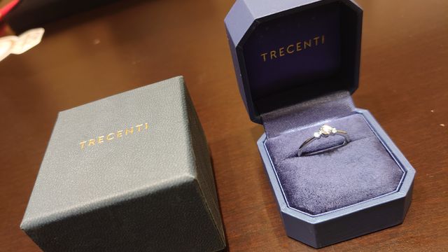 婚約指輪を購入しました。