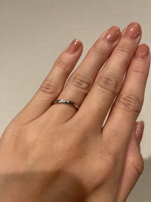 シンプルが好きなので、細身かつ、少数のダイヤで作成しました。