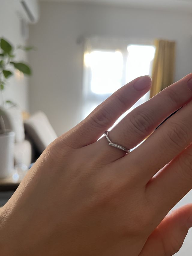 付き合って5年目に結婚を決めたため５個のダイヤモンド。