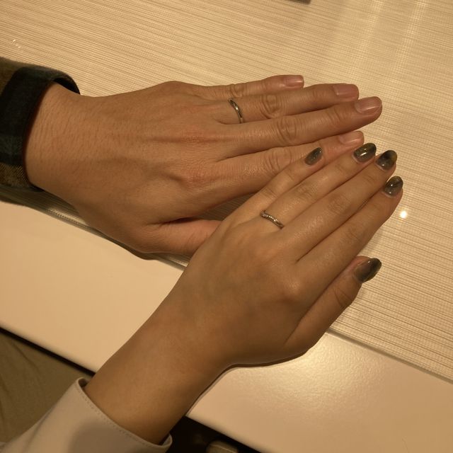 たくさん試着させていただいた中で1番気に入った指輪です。