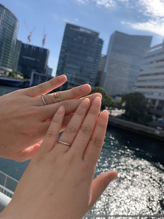 購入後、近くの景色でパシャリ
日光に反射されて輝いてました