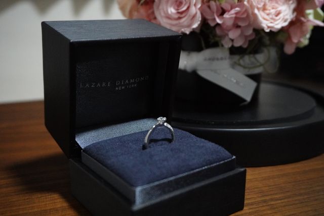 「パレス」はメレダイヤが側面からも見えて可愛いです