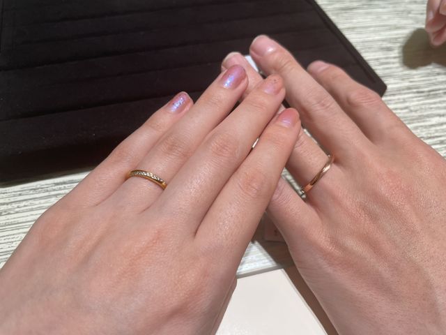 ゴールド（男性）とピンクゴールド（女性）