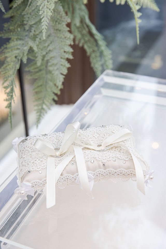 マット加工も施されたシンプルだけれど少し差が出る指輪です。