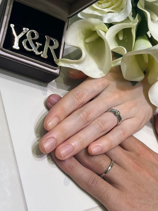 婚約指輪と結婚指輪です。