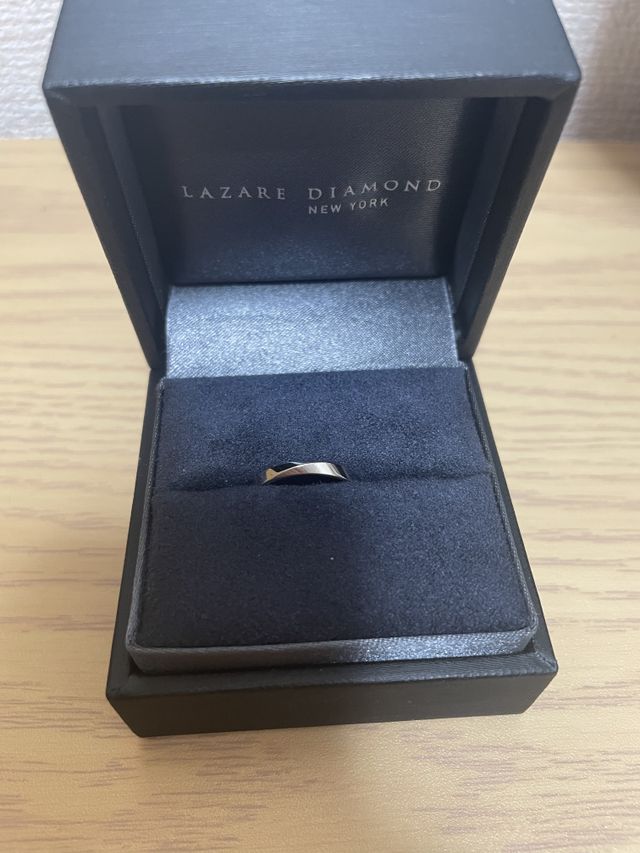 シンプル過ぎないデザインでおススメです。