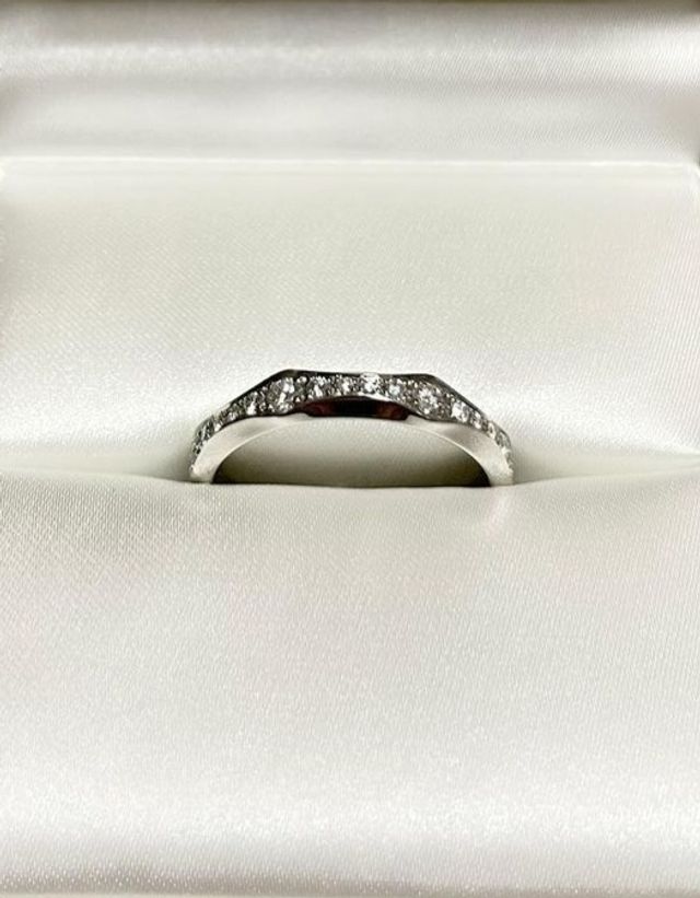 検討した指輪の写真です。