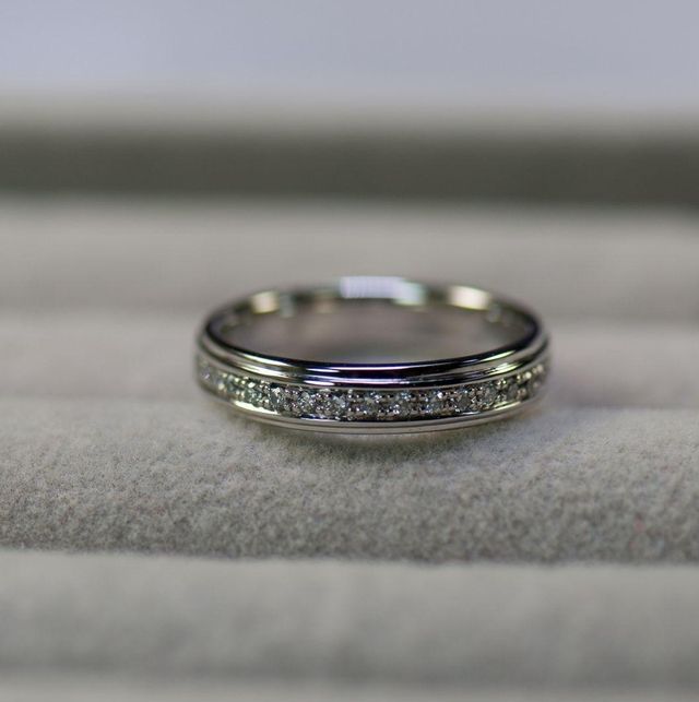 検討した指輪の写真です。