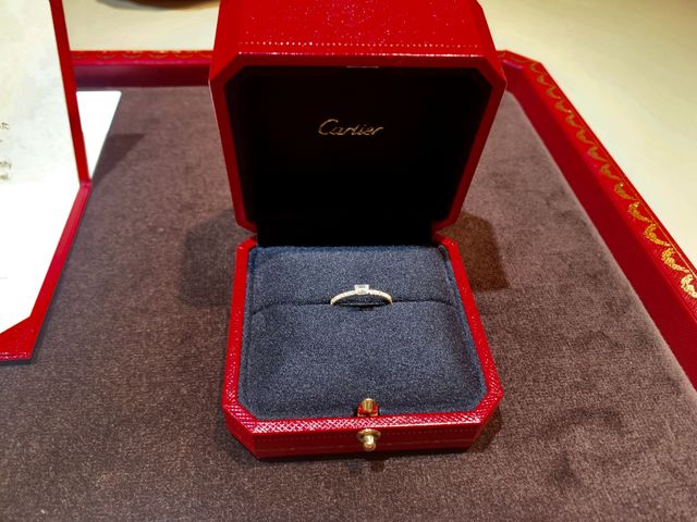 婚約指輪とボックス