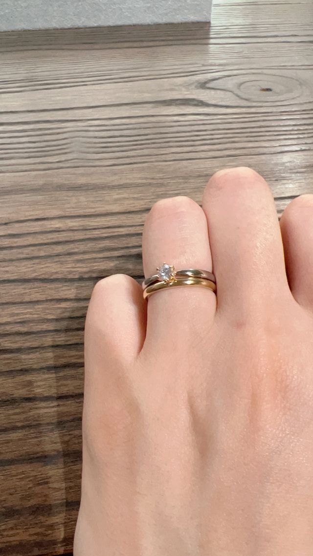 婚約指輪と結婚指輪の重ね付けも合うようにオーダーを決めました