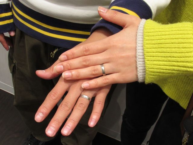 シンプルかつ高級感のある良い指輪に出会えました。