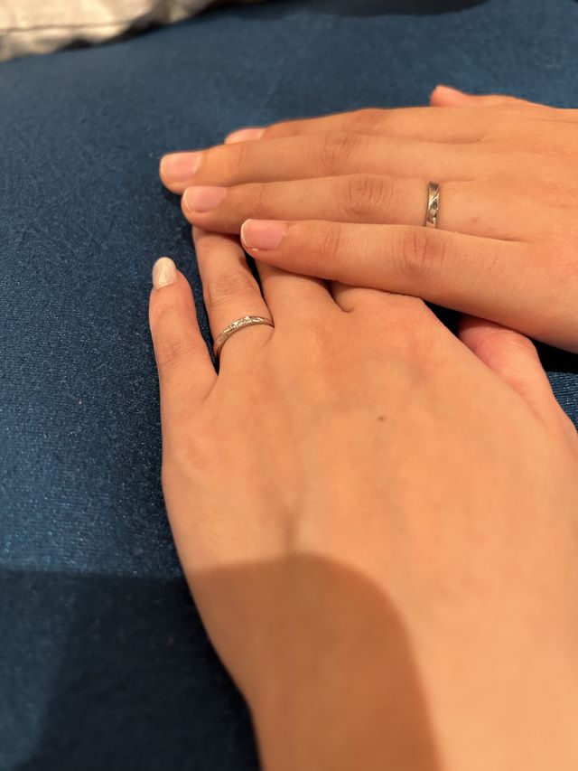 女性はキラキラ、男性はシンプルなデザイン