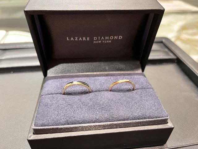 オーダーでプラチナから金にしました。右です。