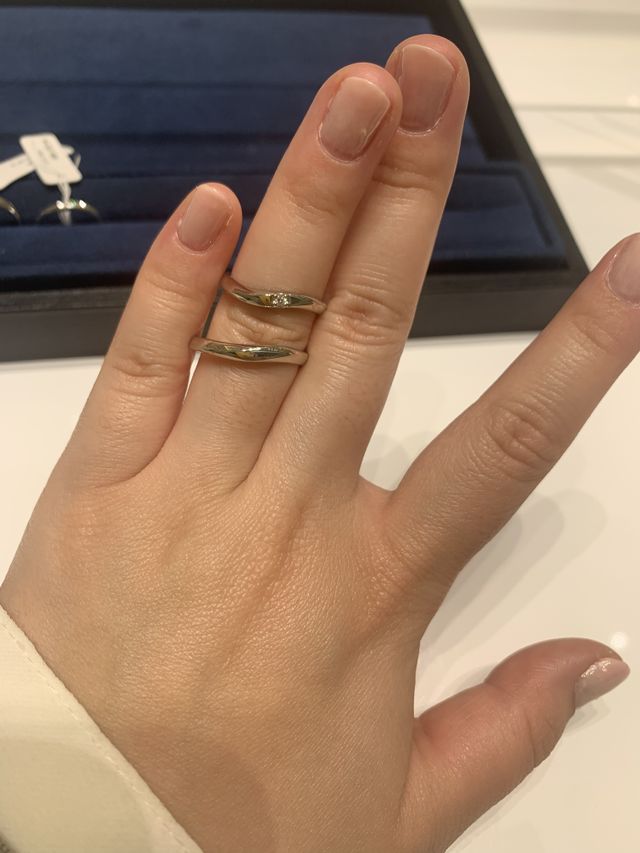 ウェーブが可愛らしいリングでした。