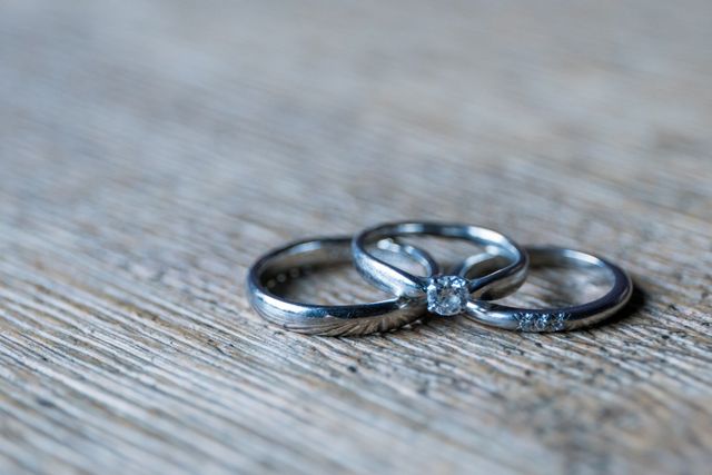 左は主人の指輪です。