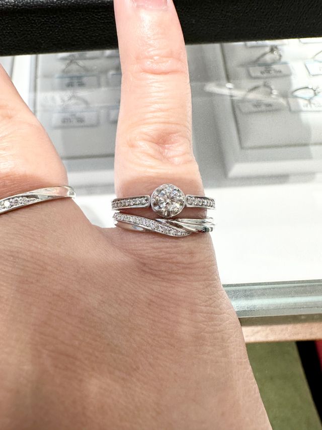 手持ちのエンゲージと重ねています。下段がベルファビオラ