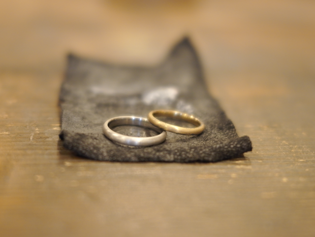 素材違いでデザインと仕上げを揃えました。