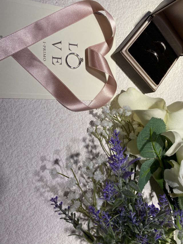 シンプルですがダイヤモンドの輝きがとても美しいリングです